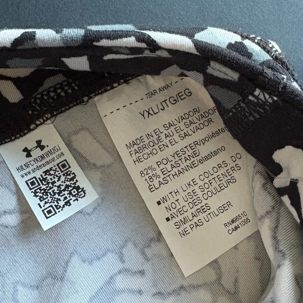 Girls Under Armour Black White Leggings YXL Motion Printed Ankle Cropped - Picture 6 of 8